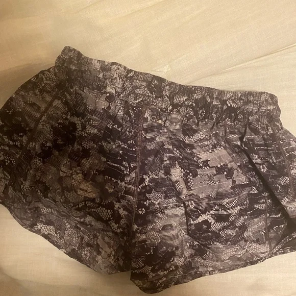 Lululemon hotty hot shorts - Picture 3 of 3